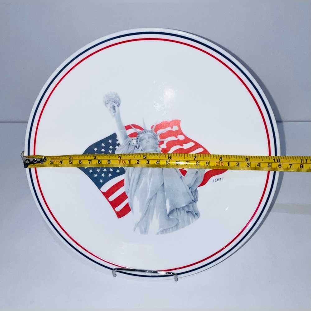 1991 Corelle Statue of Liberty White Dinner Plate - Picture 2 of 3